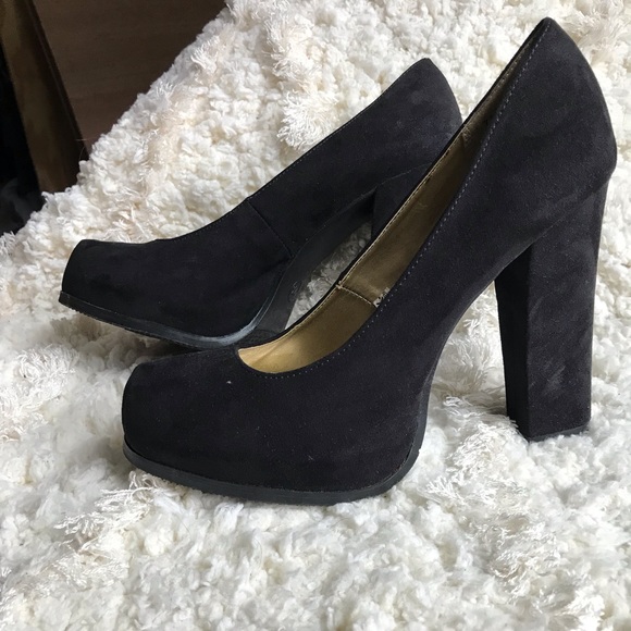 Mossimo Black faux suede platform pumps - Picture 1 of 6
